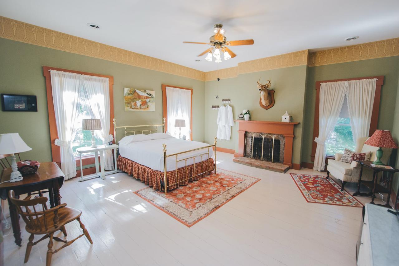 Old Caledonian Bed & Breakfast Экстерьер фото