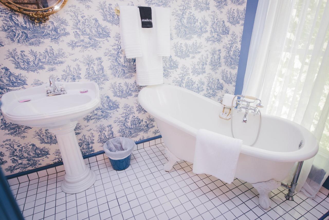 Old Caledonian Bed & Breakfast Экстерьер фото