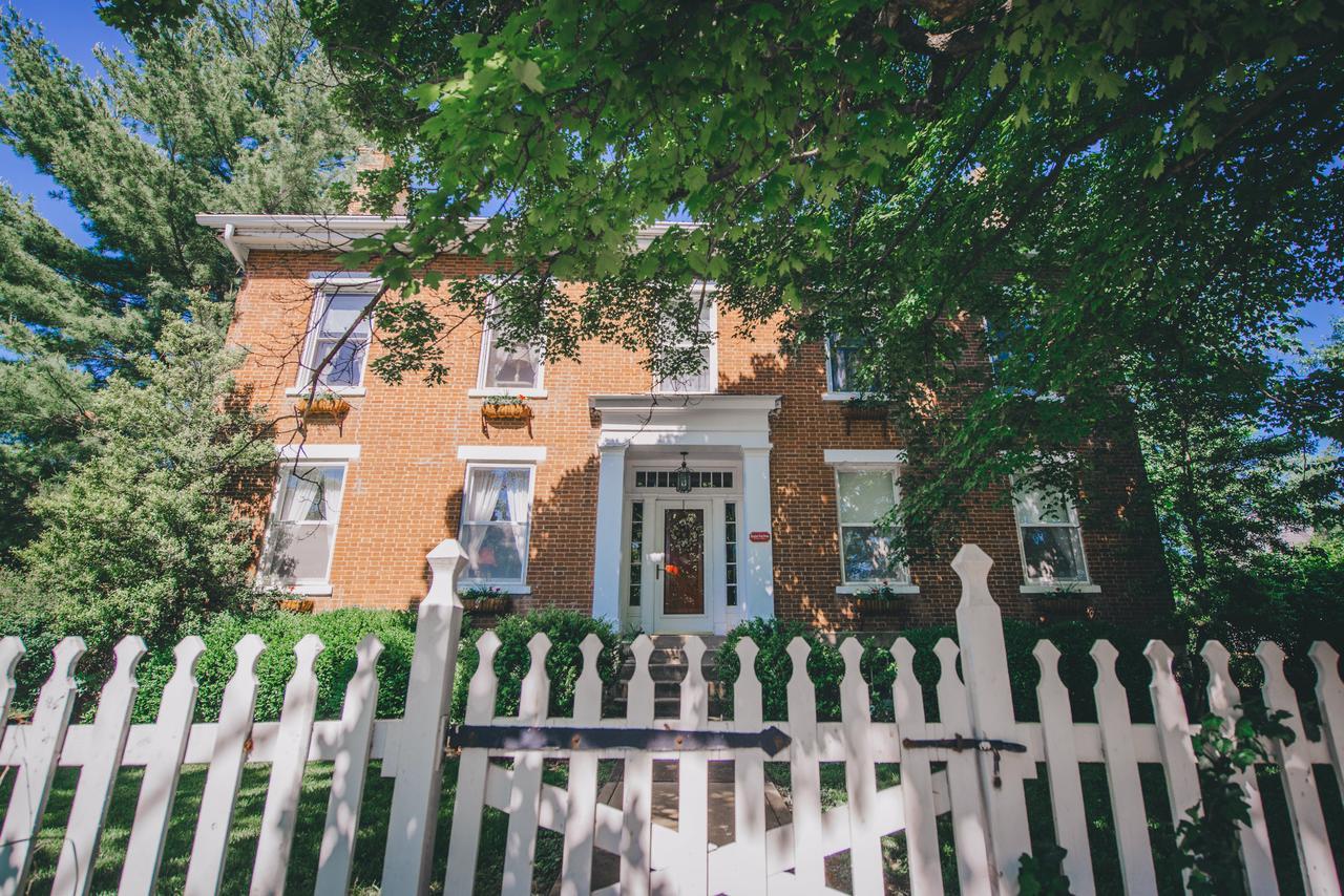 Old Caledonian Bed & Breakfast Экстерьер фото