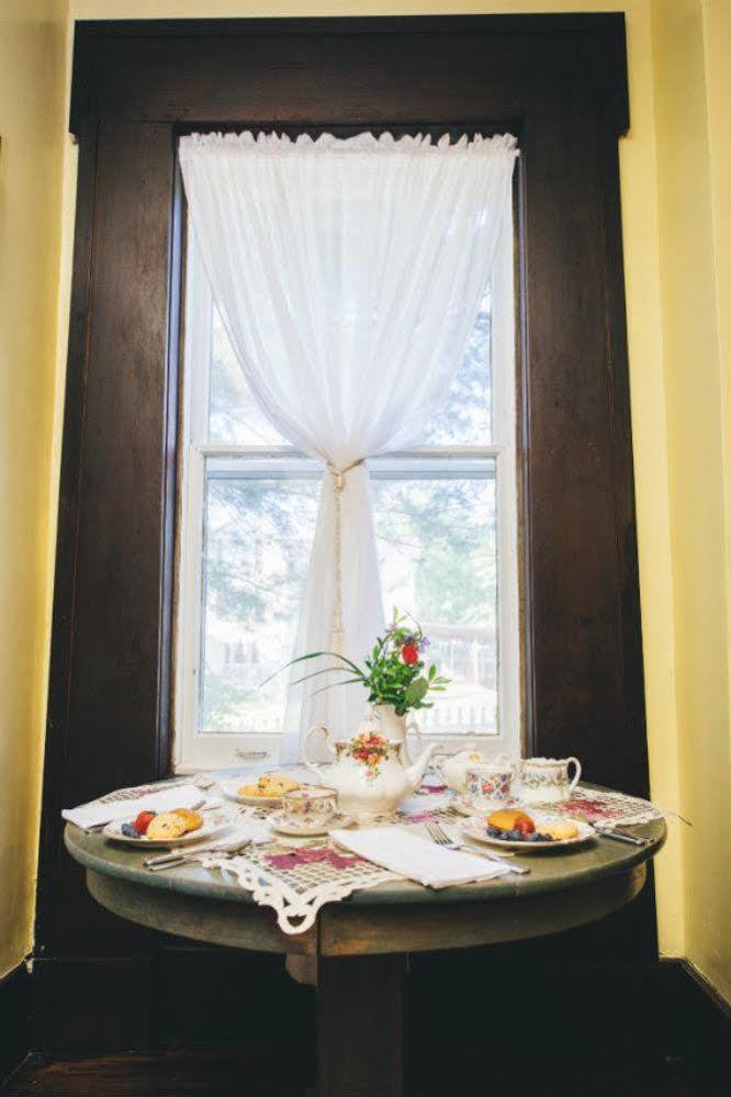 Old Caledonian Bed & Breakfast Экстерьер фото
