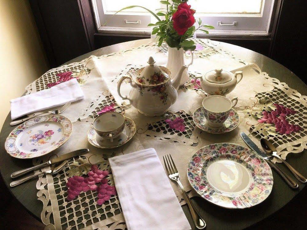 Old Caledonian Bed & Breakfast Экстерьер фото